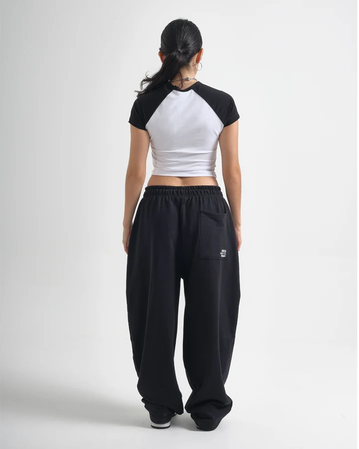 Crop Top Rebels - Imagen 2